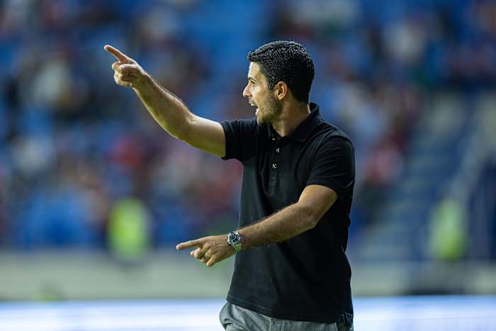 Mikel Arteta pictured in Dubai during Arsenal's 2-1 win over AC Milan in December 2022